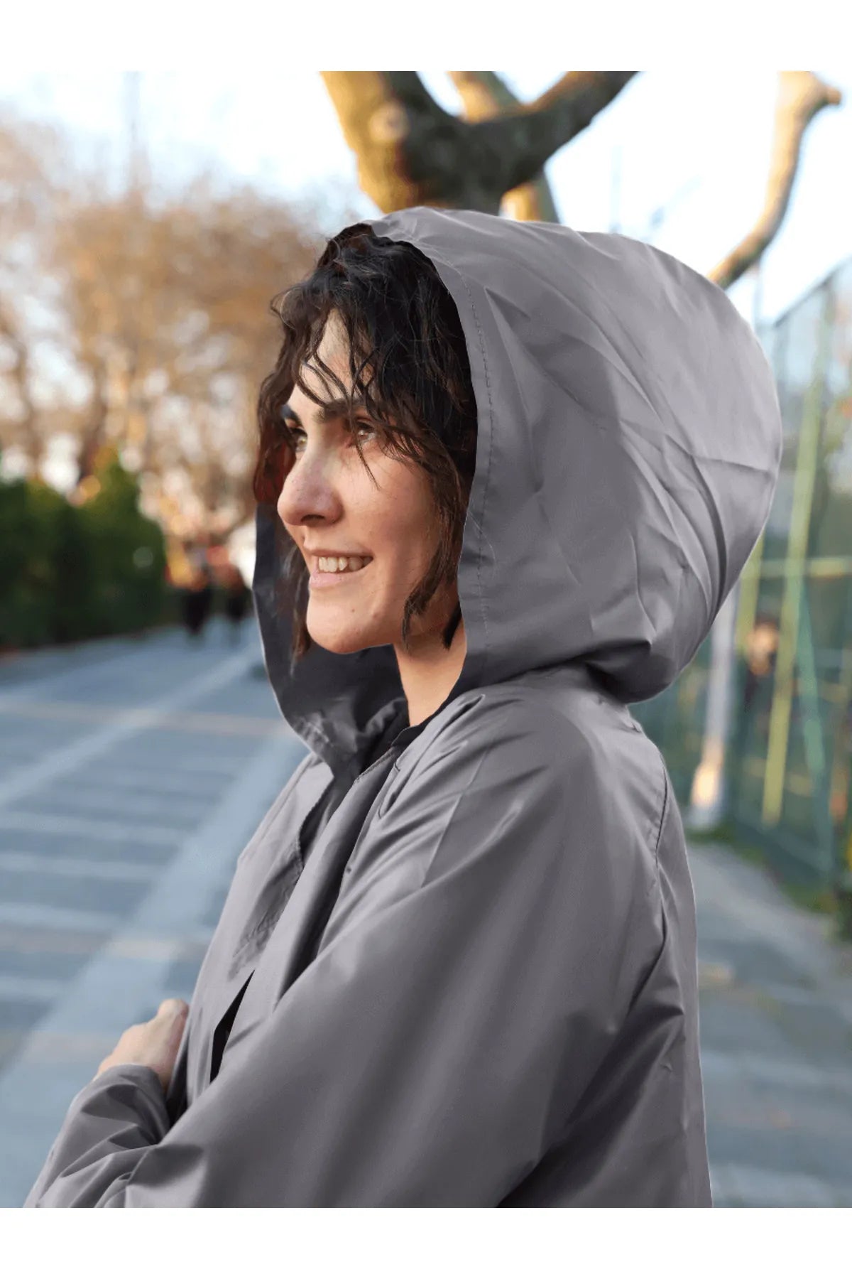 POWİSH Forest Green Waterproof Raincoat - Functional and Nature-Inspired"